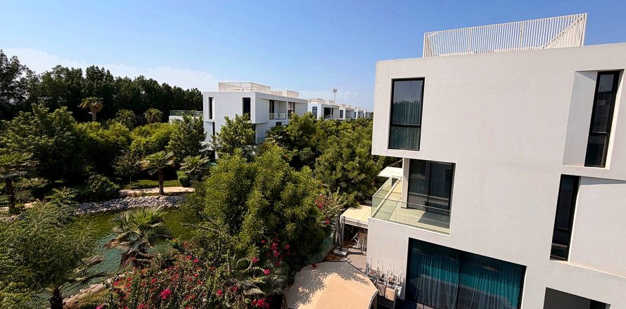 Villa de 5 dormitorios en Al Barari, UAE No. 223493