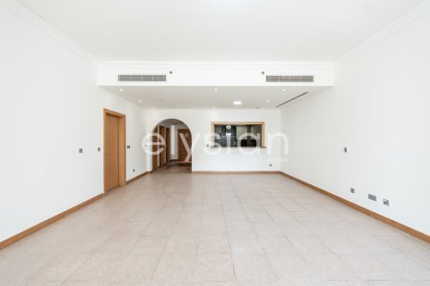 Appartement de 2 chambres à Shoreline Apartments, UAE No. 64905 8