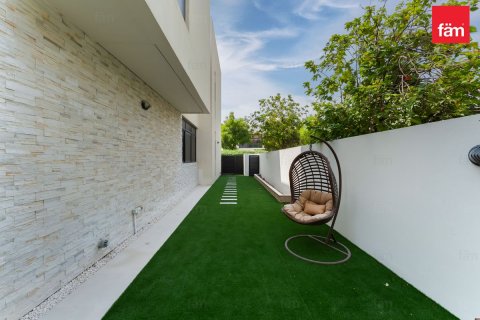 5 bedrooms Villa in Dubai, UAE No. 161336 12