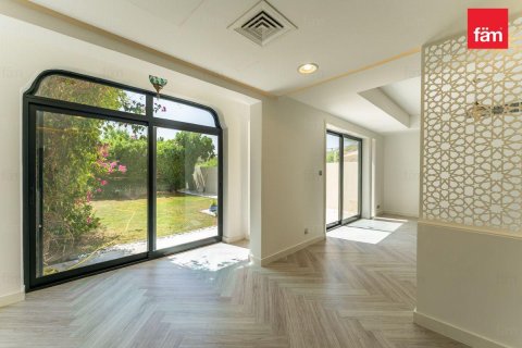 Villa de 3 dormitorios en Dubai, UAE No. 223776 5