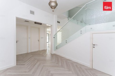 Villa de 3 dormitorios en Dubai, UAE No. 223776 11