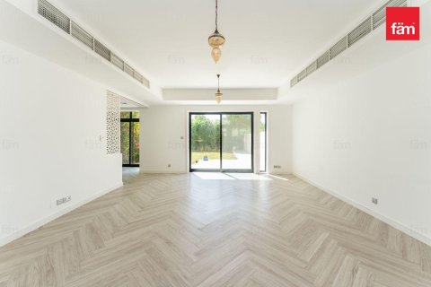 Villa de 3 dormitorios en Dubai, UAE No. 223776 4