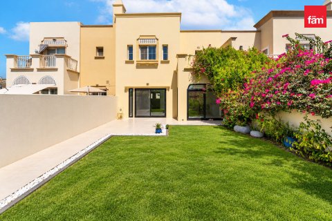 Villa de 3 dormitorios en Dubai, UAE No. 223776