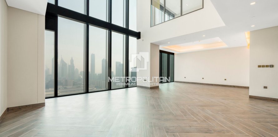Apartment de 2 dormitorios en Zabeel, UAE No. 128350