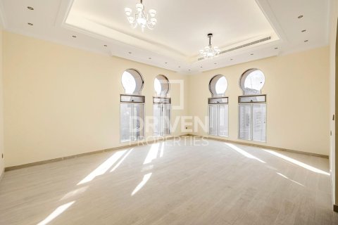 Villa de 7 dormitorios en Al Quoz, UAE No. 202604 29