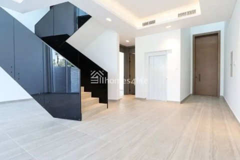 Villa de 4 dormitorios en Dubai, UAE No. 168281 10