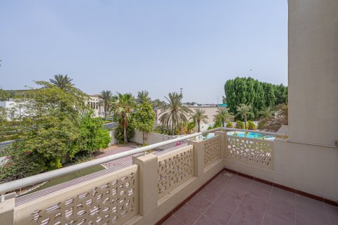 Villa de 5 dormitorios en Meadows, UAE No. 204455 13