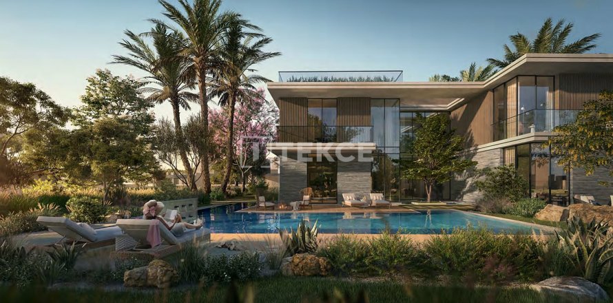 Villa de 5 dormitorios en Dubai Land, UAE No. 167430