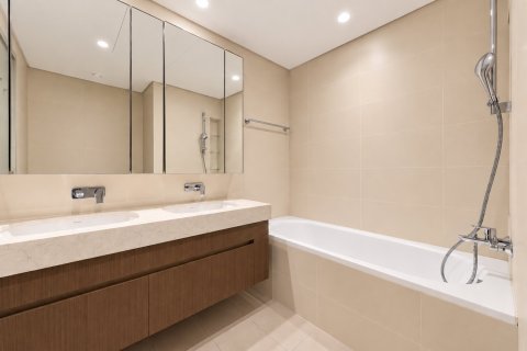 Apartment de 2 dormitorios en EMAAR Beachfront, UAE No. 223474 13