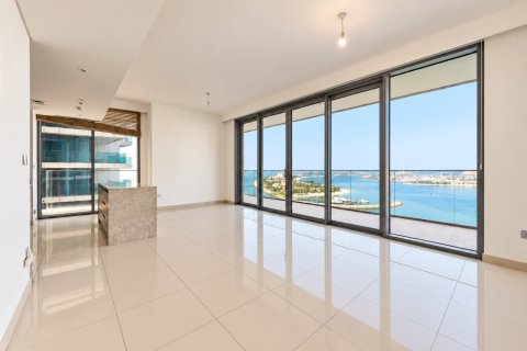 Apartment de 2 dormitorios en EMAAR Beachfront, UAE No. 223474