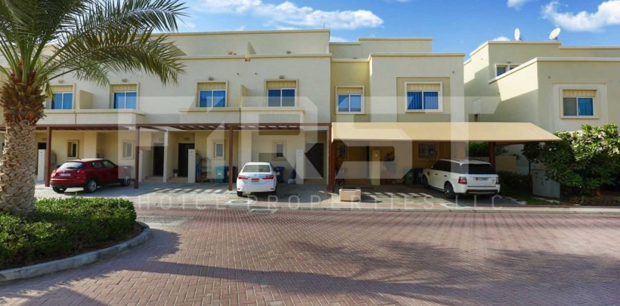 Villa de 3 chambres à Abu Dhabi, UAE No. 172864