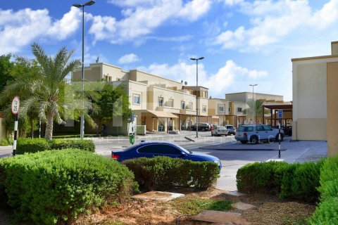 Villa de 3 chambres à Abu Dhabi, UAE No. 172864 4