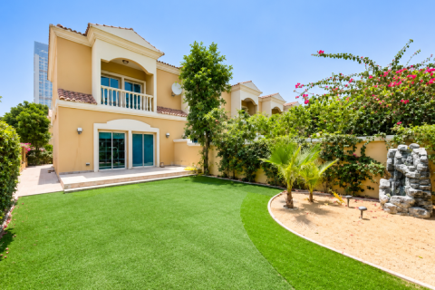 Townhouse de 2 dormitorios en Jumeirah Village Triangle, UAE No. 215422