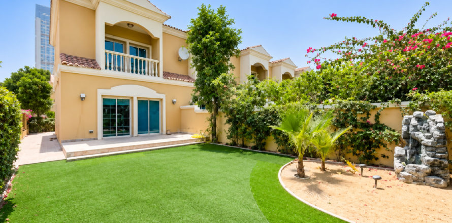 Townhouse de 2 dormitorios en Jumeirah Village Triangle, UAE No. 215422