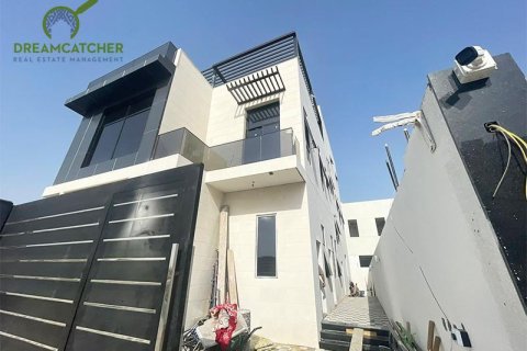 Villa de 4 chambres à Ajman, UAE No. 23038 10