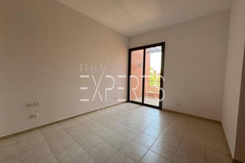 Villa de 4 dormitorios en Abu Dhabi, UAE No. 224129 10