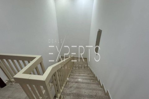 Villa de 4 dormitorios en Abu Dhabi, UAE No. 224129 9