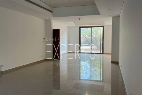 Villa de 4 dormitorios en Abu Dhabi, UAE No. 224129 3