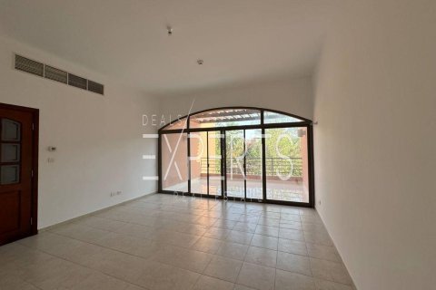 Villa de 4 dormitorios en Abu Dhabi, UAE No. 224129 18