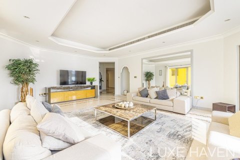 Villa de 4 dormitorios en Garden Homes, UAE No. 8580 9