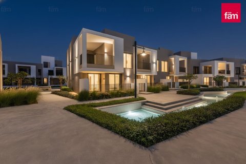 3 bedrooms Villa in Dubai, UAE No. 163275