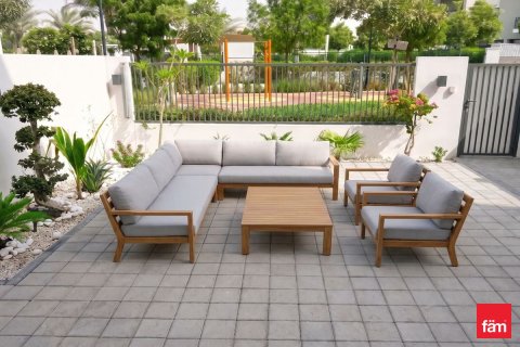 3 bedrooms Villa in Dubai, UAE No. 167151 8