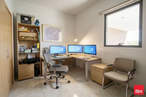 3 bedrooms Villa in Dubai, UAE No. 167151 9
