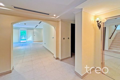 3 bedrooms Villa in Jumeirah Park, UAE No. 220784 5