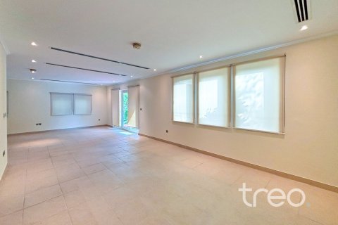 3 bedrooms Villa in Jumeirah Park, UAE No. 220784 8