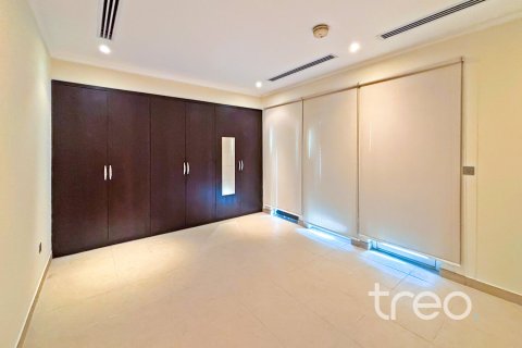 3 bedrooms Villa in Jumeirah Park, UAE No. 220784 10