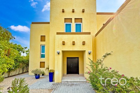 3 bedrooms Villa in Jumeirah Park, UAE No. 220784 3
