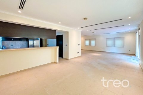 3 bedrooms Villa in Jumeirah Park, UAE No. 220784 7