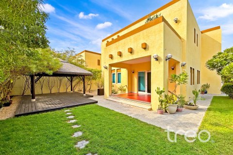 3 bedrooms Villa in Jumeirah Park, UAE No. 220784