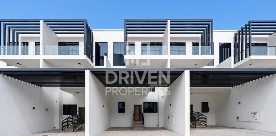 4 bedrooms Townhouse in Jumeirah Village Circle, UAE No. 212732