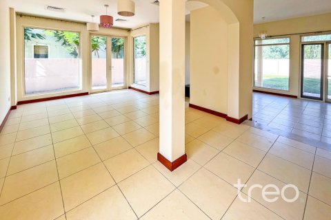 3 bedrooms Villa in Saheel, UAE No. 220807 9