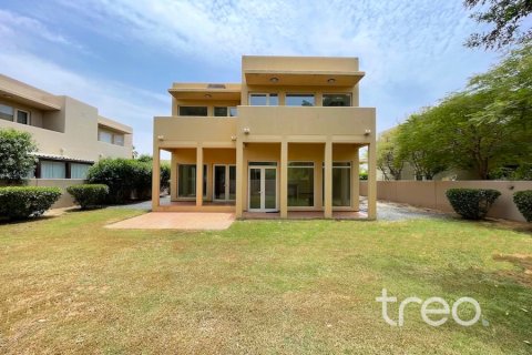 3 bedrooms Villa in Saheel, UAE No. 220807