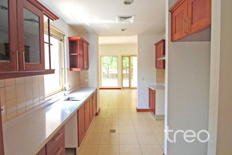 3 bedrooms Villa in Saheel, UAE No. 220807 14
