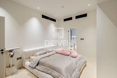 2 bedrooms Apartment in Central Park Tower, UAE No. 212912 7