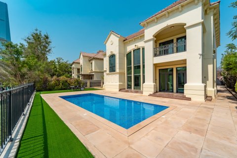 Villa de 4 chambres à Jumeirah Islands, UAE No. 213497