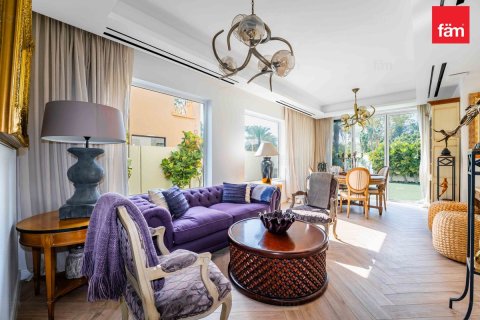 Villa de 2 dormitorios en Dubai, UAE No. 137133 3