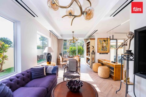 Villa de 2 dormitorios en Dubai, UAE No. 137133 21