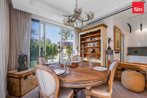 Villa de 2 dormitorios en Dubai, UAE No. 137133 23