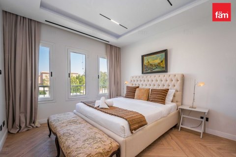 Villa de 2 dormitorios en Dubai, UAE No. 137133 25