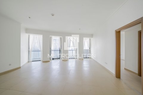 Apartment de 3 dormitorios en Burj Vista, UAE No. 22038 4