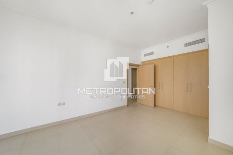 Apartment de 3 dormitorios en Burj Vista, UAE No. 22038 11