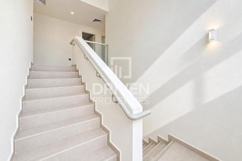 6 bedrooms Villa in Dubai, UAE No. 211200 8