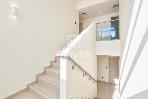 6 bedrooms Villa in Dubai, UAE No. 211200 7