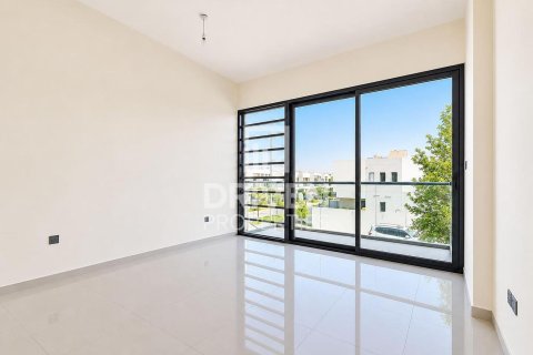 6 bedrooms Villa in Dubai, UAE No. 211200 17