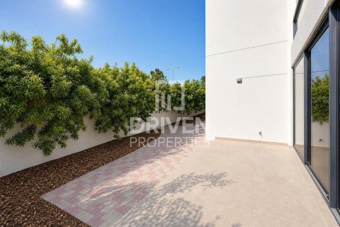 6 bedrooms Villa in Dubai, UAE No. 211200 27
