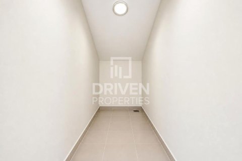 6 bedrooms Villa in Dubai, UAE No. 211200 12